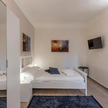 Lejlighed Frisi 3 Center - B Milano